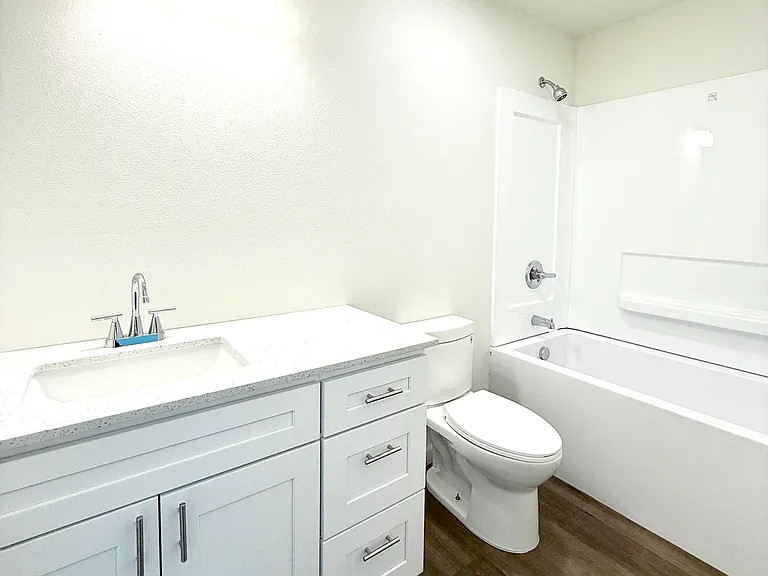 111 SW Canyon Rd #2 — Photo 10