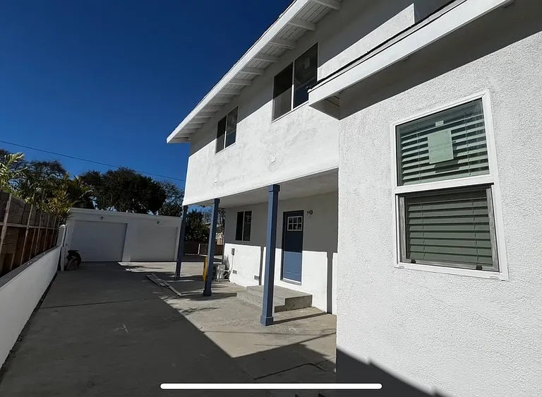 10305 Rosewood Ave #B — Photo 2