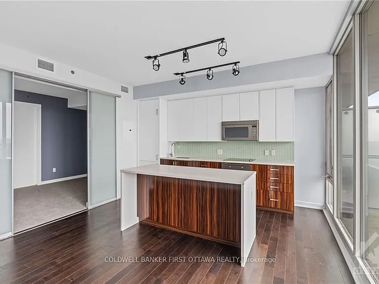 300 Lisgar St #907 — Photo 10