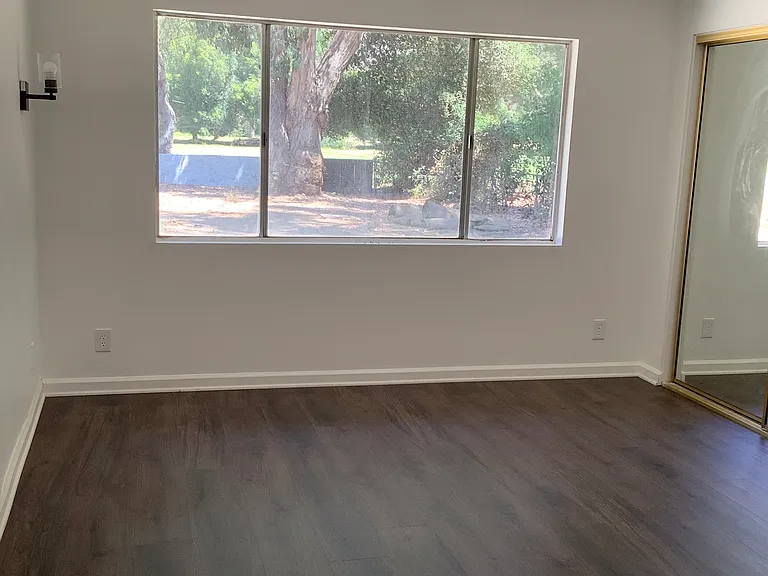 9130 Old Castle Rd — Photo 10