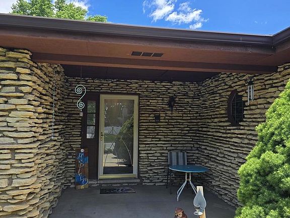 2nd image of 1118 Moorland Ave