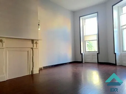 Rented by EXR | media 4