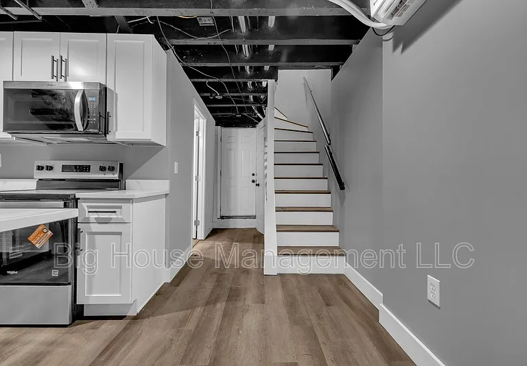 339 E 25th St #1 — Photo 16