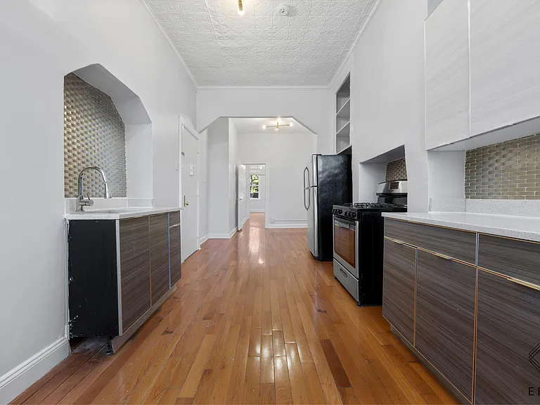 745 Park Ave #1D — Photo 2