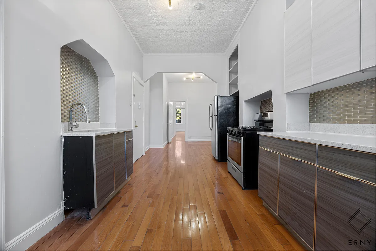 Building Photo - 745 Park Ave #1B