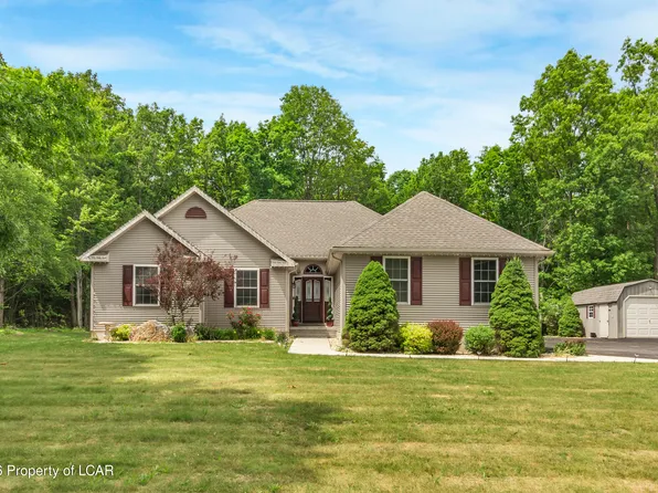 40 Hemlock Dr, Sheppton, PA 18248