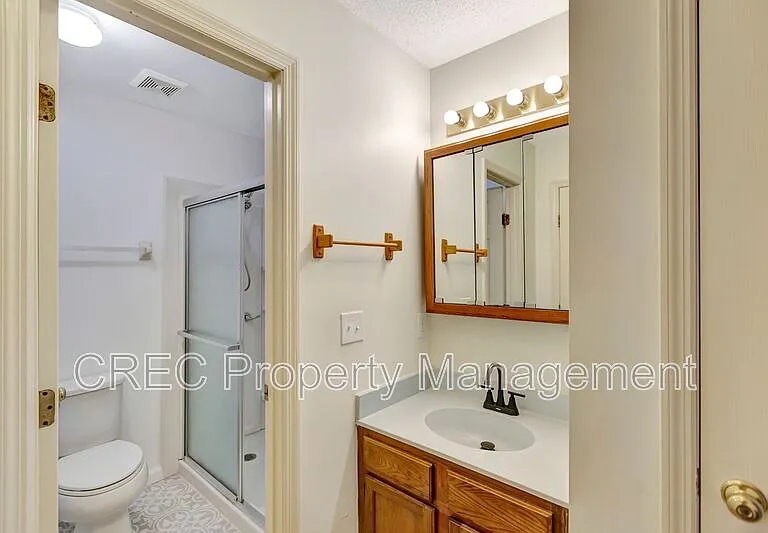207 Lynton Ct — Photo 14