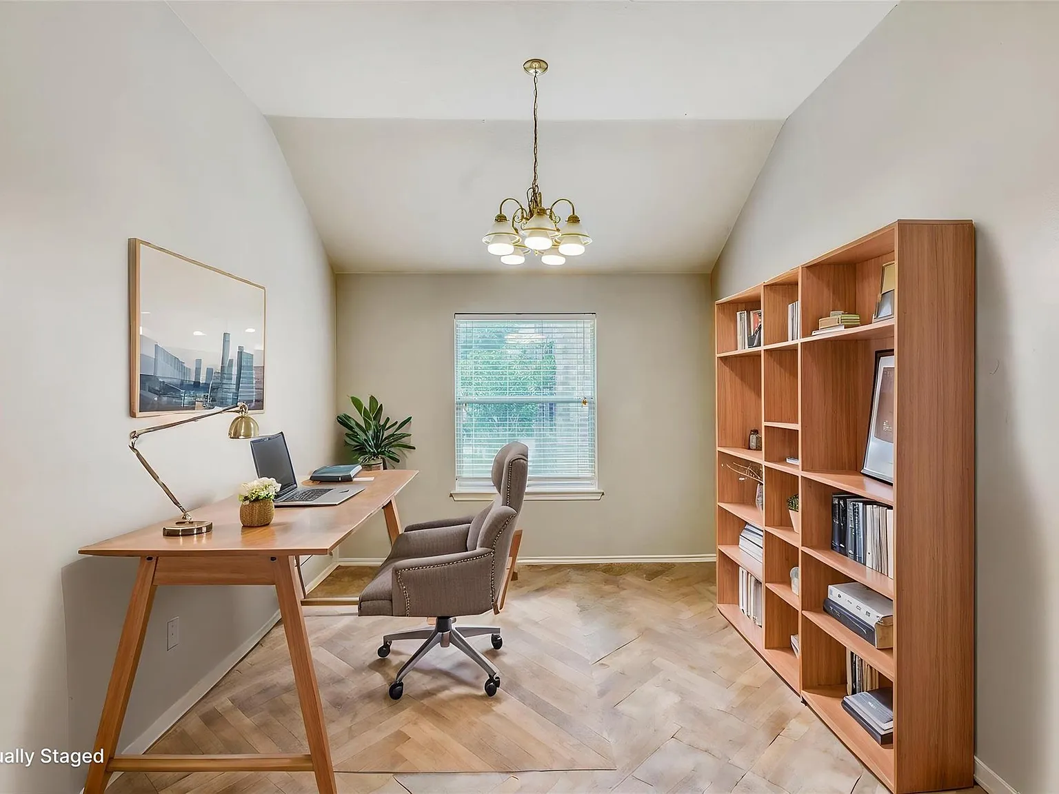 3 bed, 2.0 bath, 1801 sqft, $1,999 — Photo 2