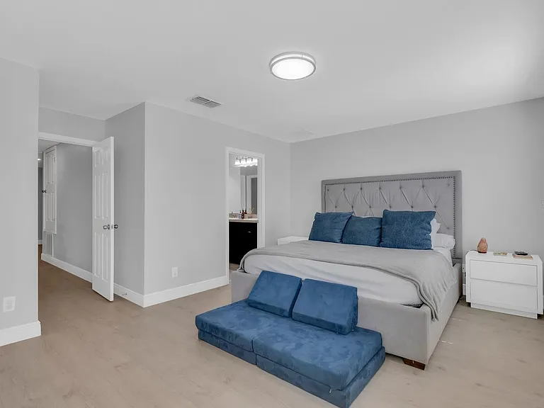 1739 Kato Way — Photo 10