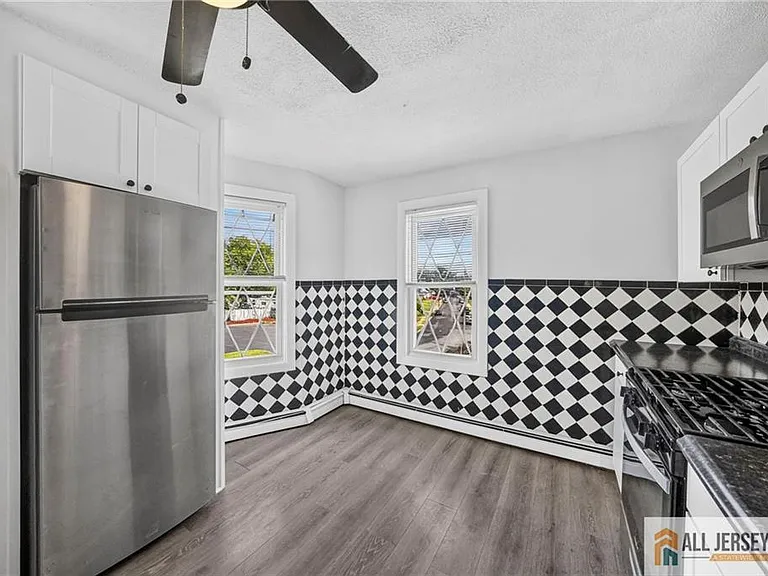 125 White Horse Ave — Photo 4