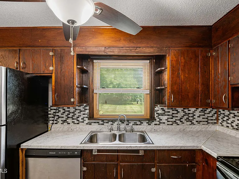 422 Gap Creek Rd — Photo 11