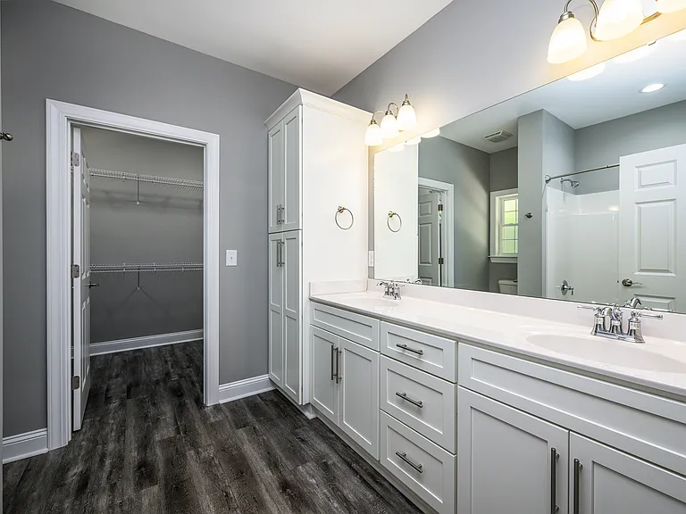 403 Hart Dr — Photo 2