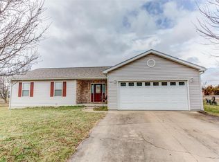 1011 Amanda St, Saint James, MO 65559