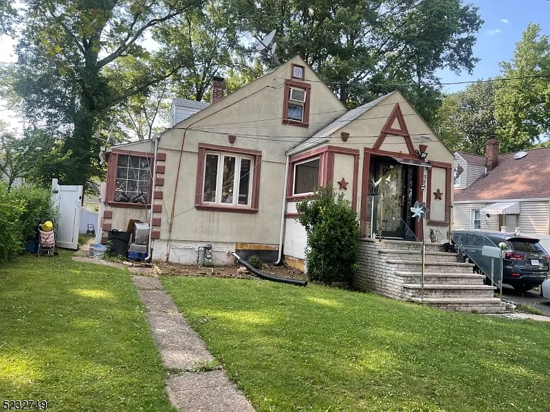 568 W 5Th Ave photo 1
