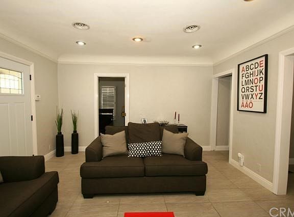 5th image of 5919 Orange Ave