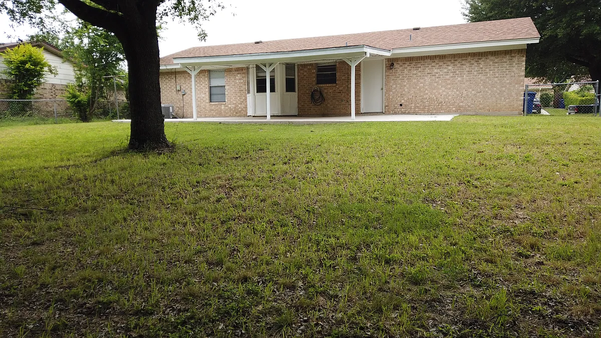 1713 Pleasant Lane, Copperas Cove TX BACK YARD - 1713 Pleasant Ln