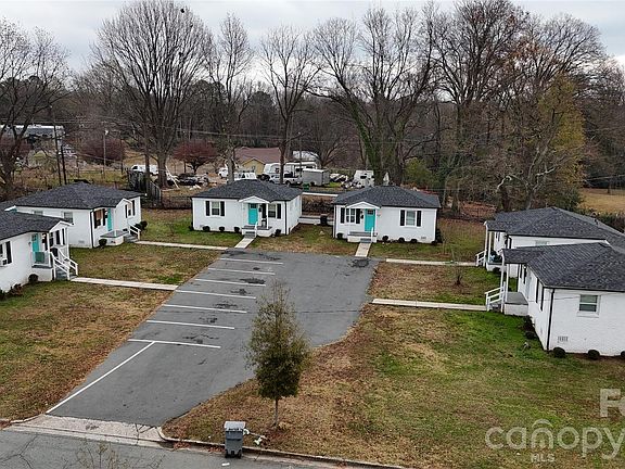 3rd image of 2213 Alma Ct