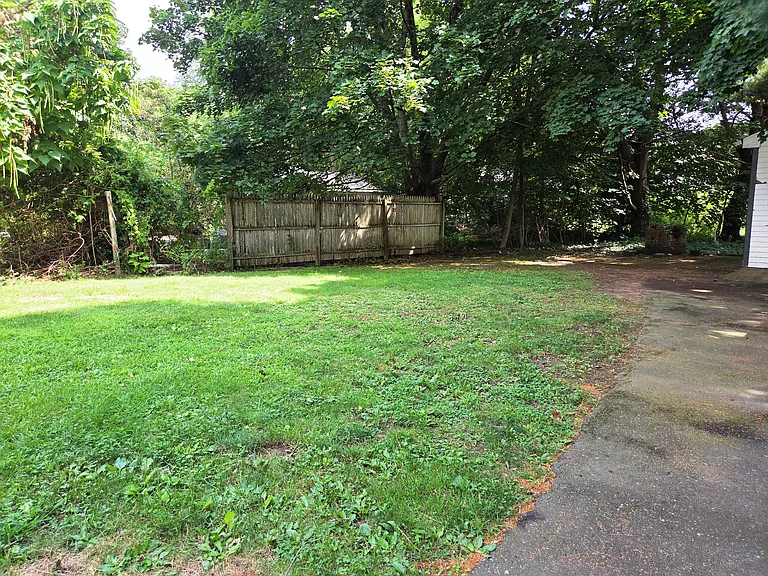 310 Putnam Ave — Photo 13