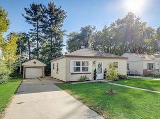 302 Winnebago Ave, Portage, WI 53901