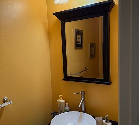 Bathroon 1 Floor