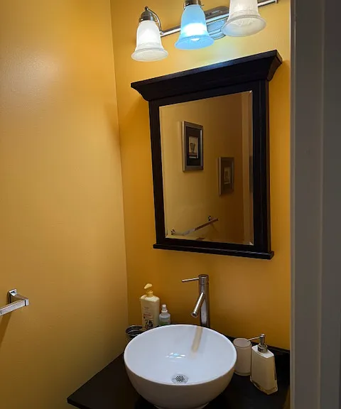 Bathroon 1 Floor