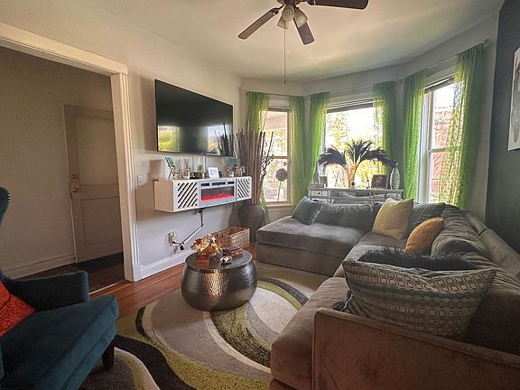 2nd image of 7422 S Blackstone Ave
