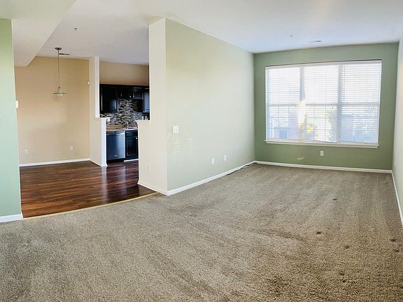 4th image of 850 Superior Pkwy