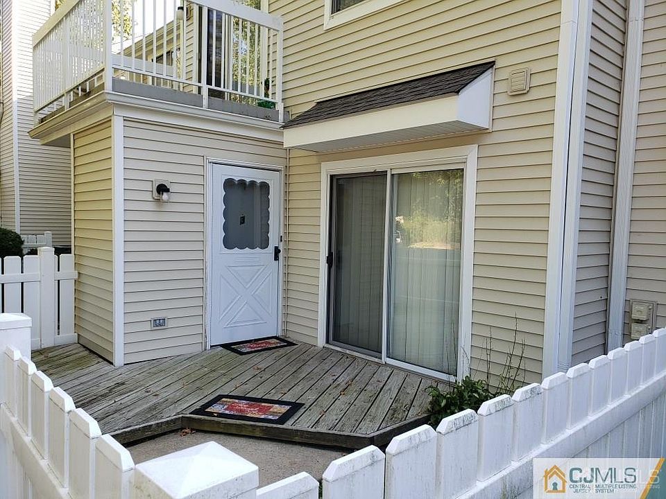 1st image of 3 Wynwood Dr