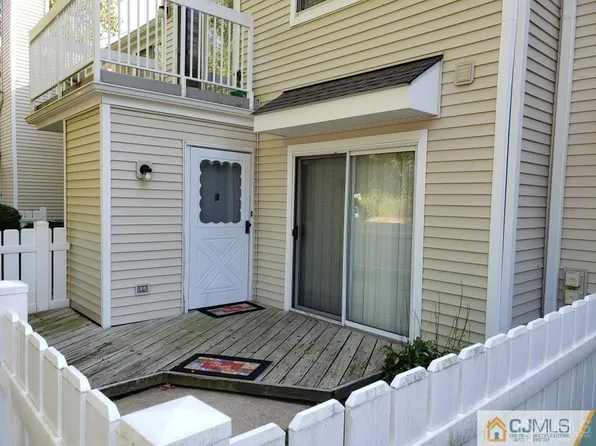 3 Wynwood Dr, Monmouth Junction, NJ 08852