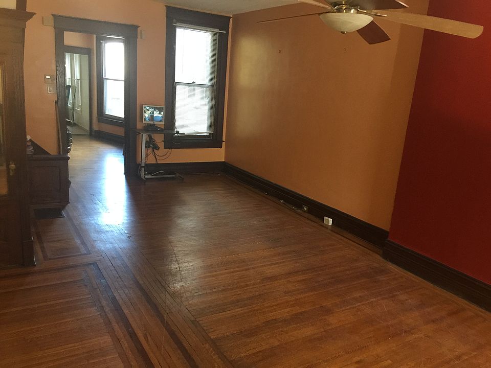 2nd image of 221 W Windsor St