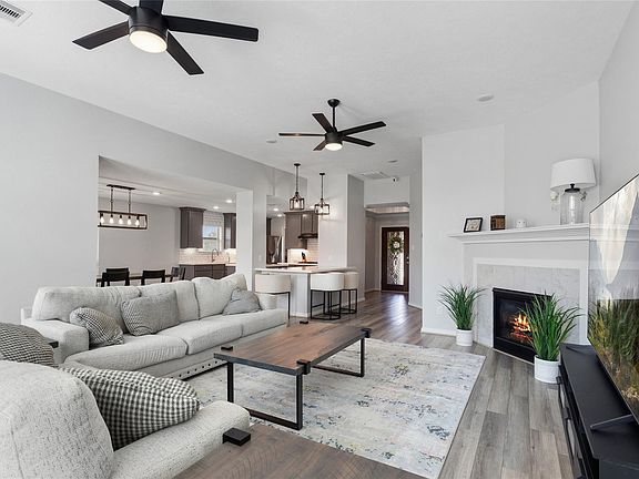 3rd image of 3408 Patagonia St