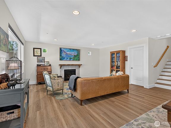 5th image of 324 E 2nd Street #B