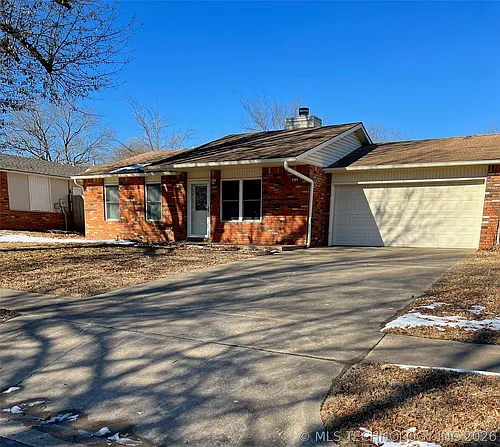 414 E Waco Pl Photo 1