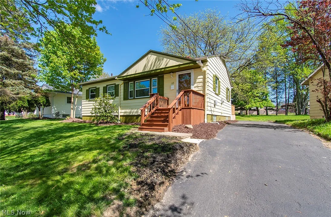 113 Lilburne Dr photo 1