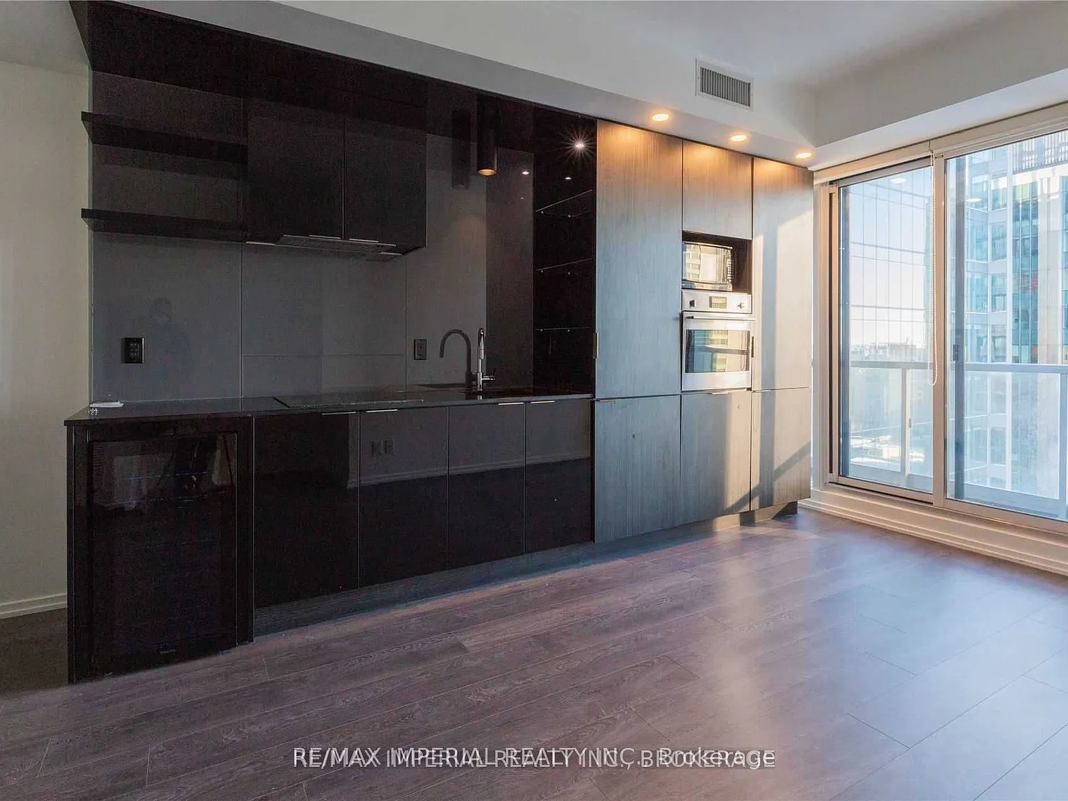 1 bed, $2,100 — Photo 3