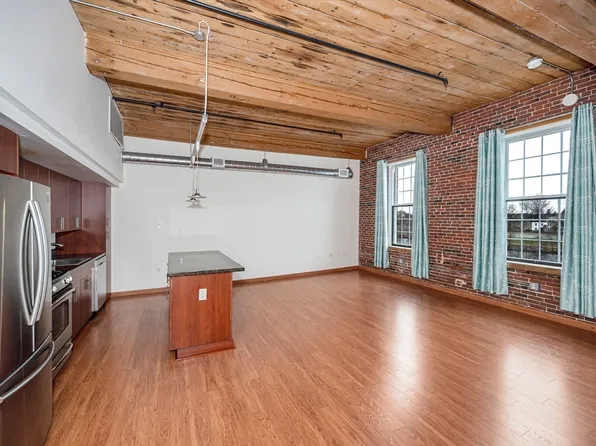 130 John St Unit 214, Lowell, MA 01852