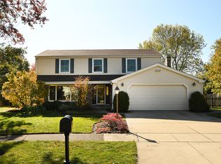 627 Champlaine Ct, Westmont, IL 60559