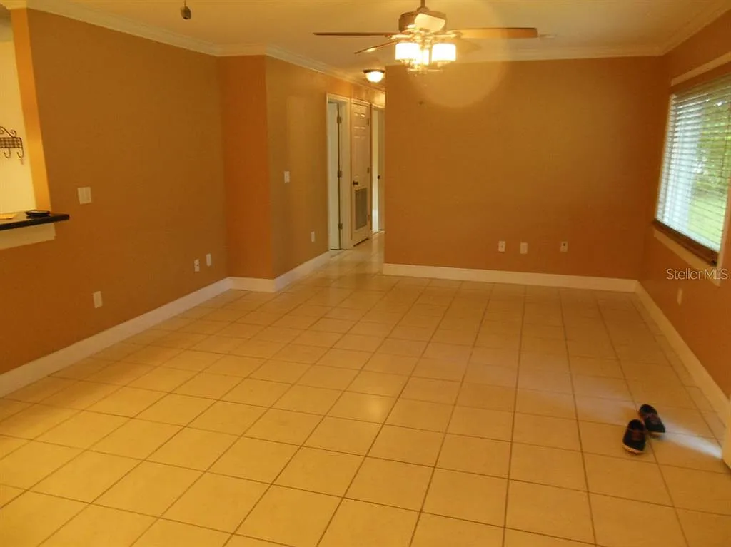 4 bed, 2.0 bath, 1700 sqft, $2,500 — Photo 3