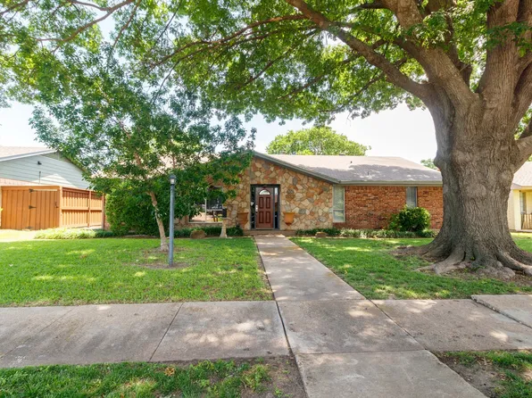 706 Bradfield Dr, Garland, TX 75042