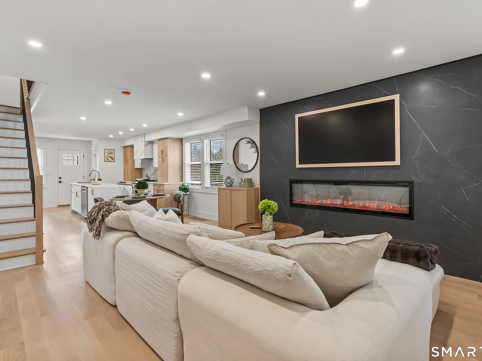 3 bed, 3.5 bath, 2800 sqft, $12,000 — Photo 4