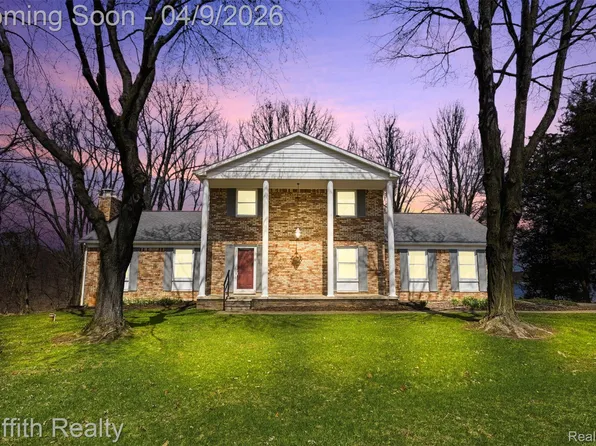 1412 North Ct, Brighton, MI 48114