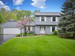 11227 N Bobolink Ln, Mequon, WI 53092