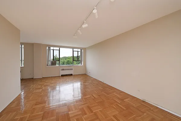 Sold by REMAX Distinguished Homes | media 30