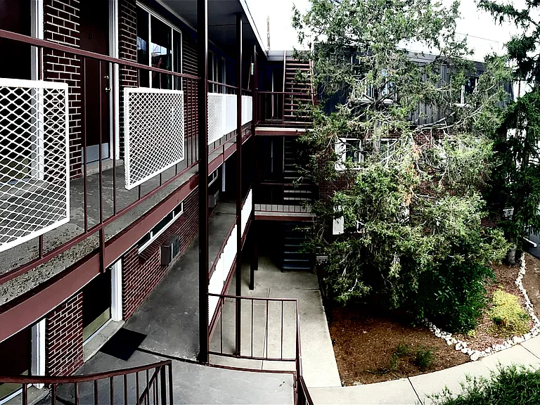 Royal Village Apartment Homes 205 — Photo 12