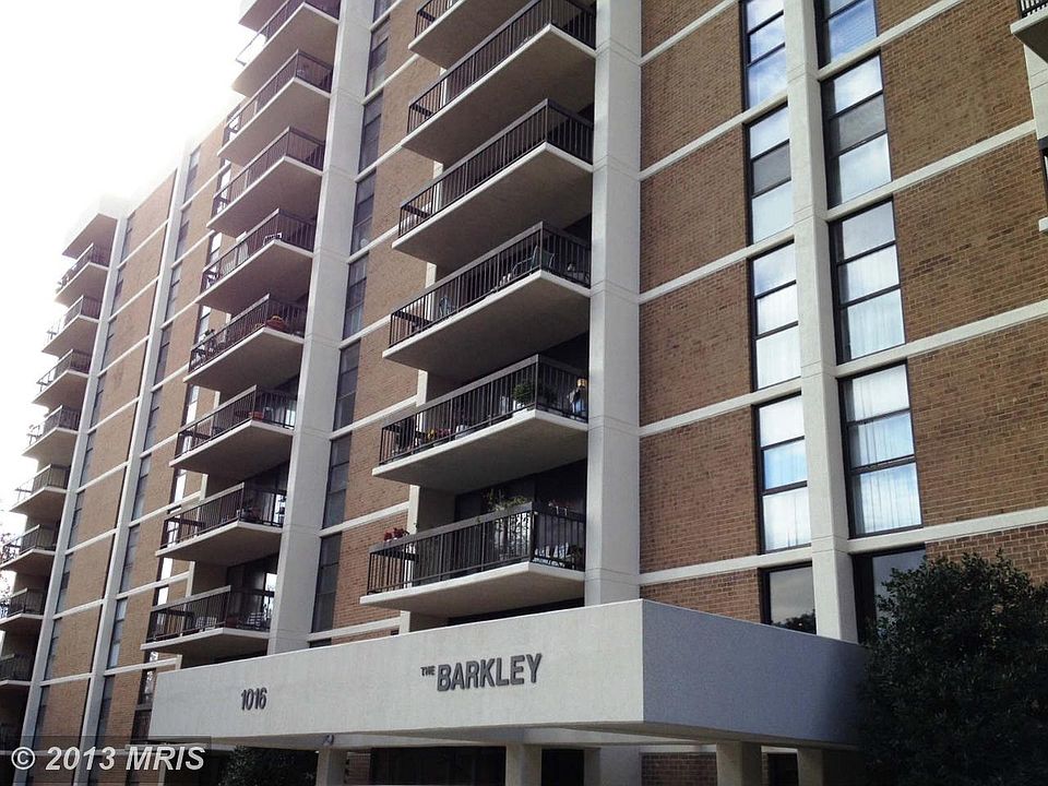 2nd image of 1016 S Wayne St APT 610