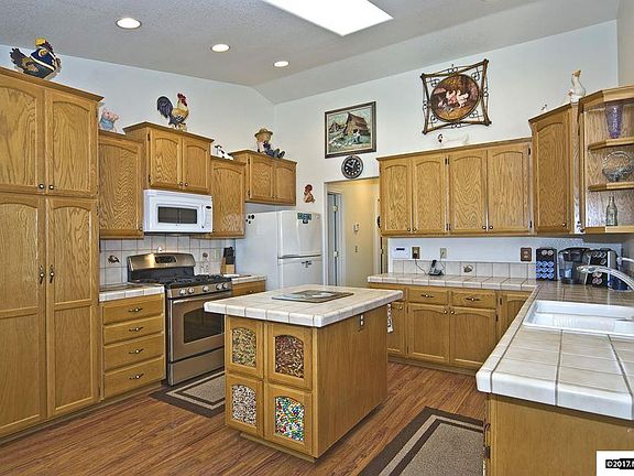 5th image of 1458 Shasta Dr