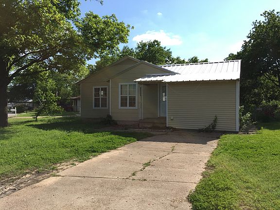 2nd image of 1516 SE 18th St