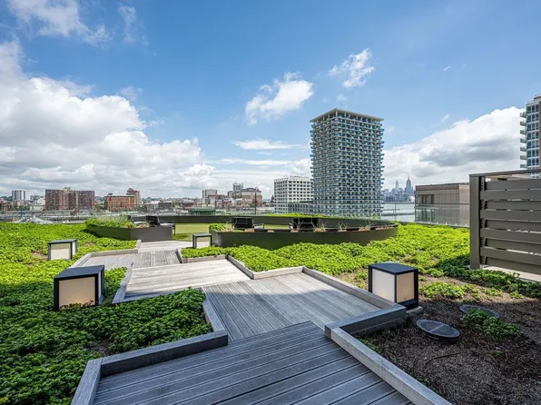 75 Park Lane South image 30 of 50