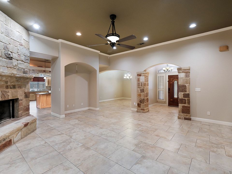 1st image of 428 English Oaks Cir