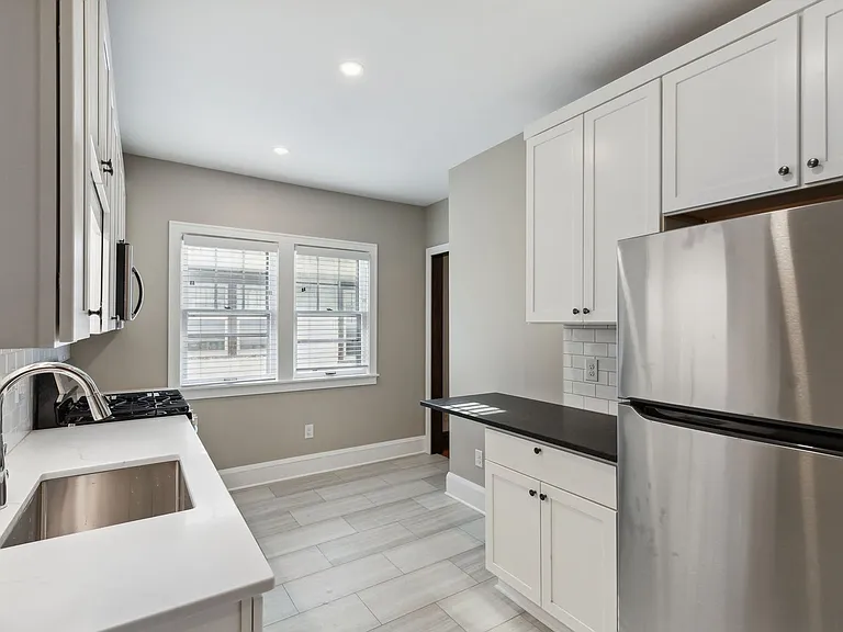 968 Goodrich — Photo 10